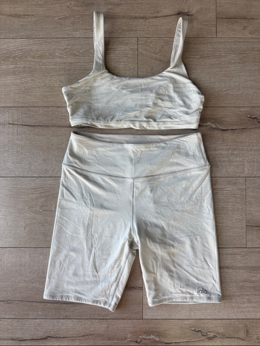 Alo Light Beige Sparkle Seamless Sports Bra & Bike Shorts Set